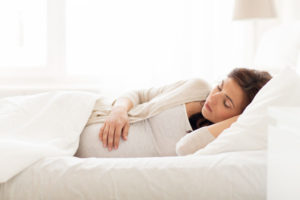 Read more about the article Como fica o sono na gravidez?